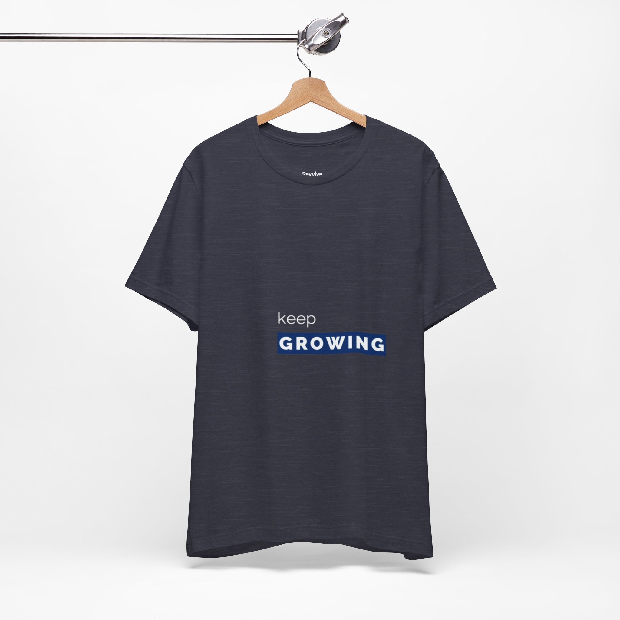 Keep Growing – Minimal Motivational T-Shirt